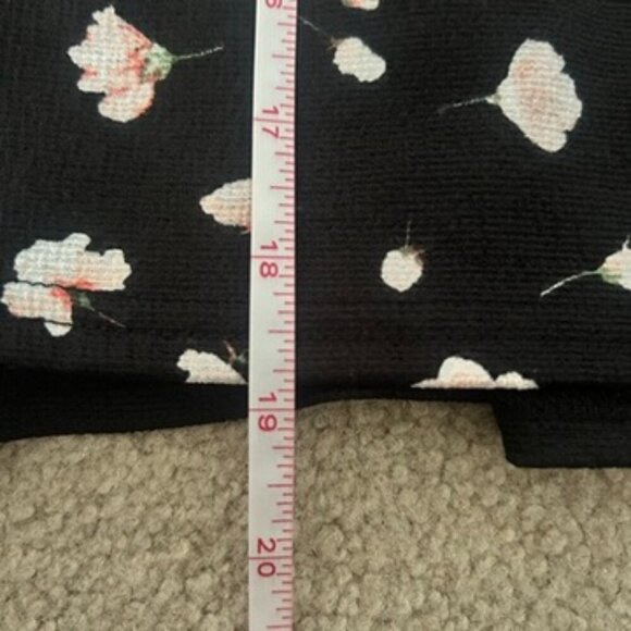 black floral top - Picture 6 of 8